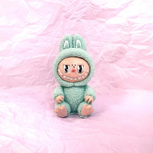 Фигурка из шоколадной глазури Лабубу 7 см, голубой