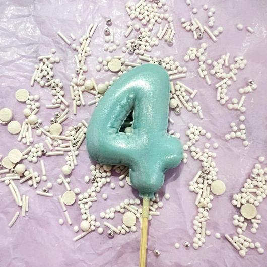 Фигурка из шоколадной глазури 